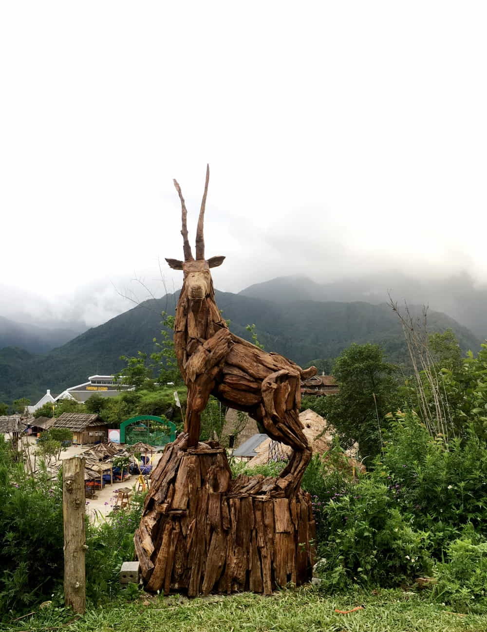 tuong-trang-tri-canh-quan-3