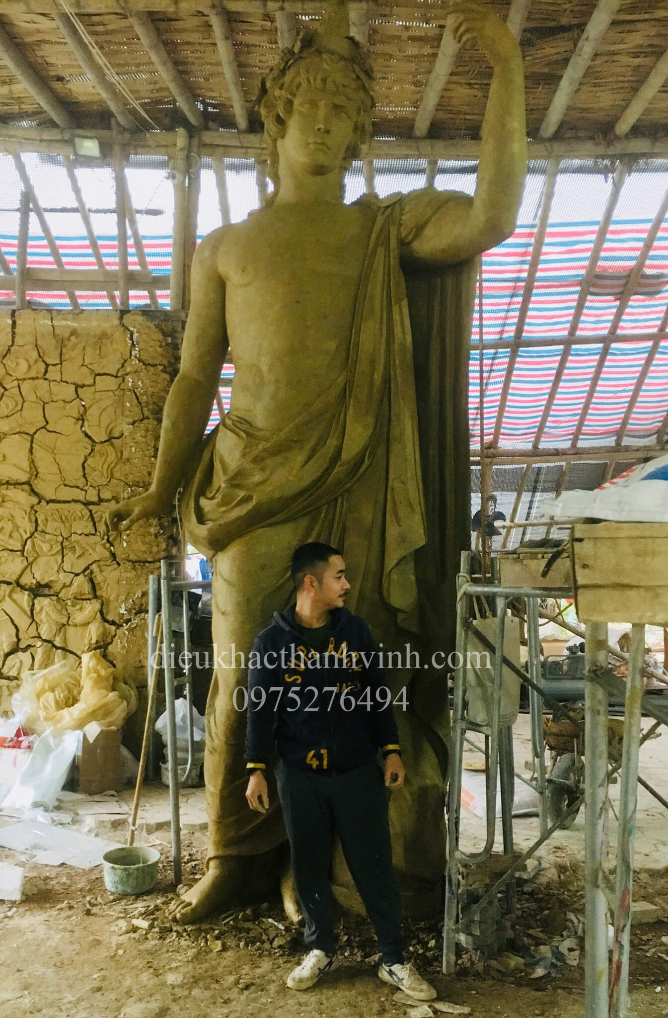 Tuong-phuc-hung-than-Antinous-2