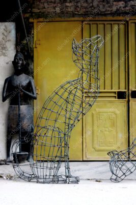 Mô hình sắt mèo trồng cây