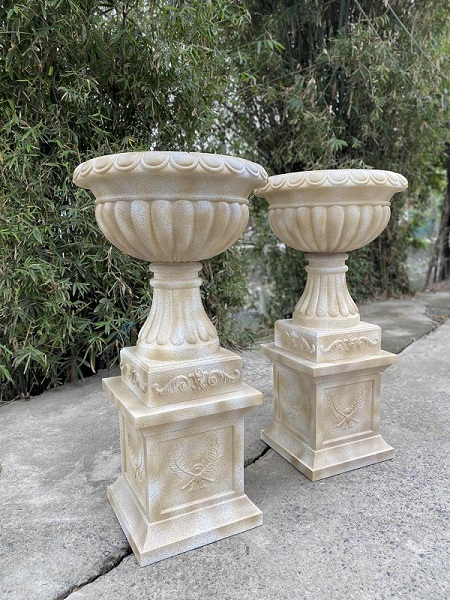 Chau-cay-chau-hoa-composite-trang-tri-canh-quan