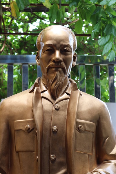 tuong-bac-ho-composite-1