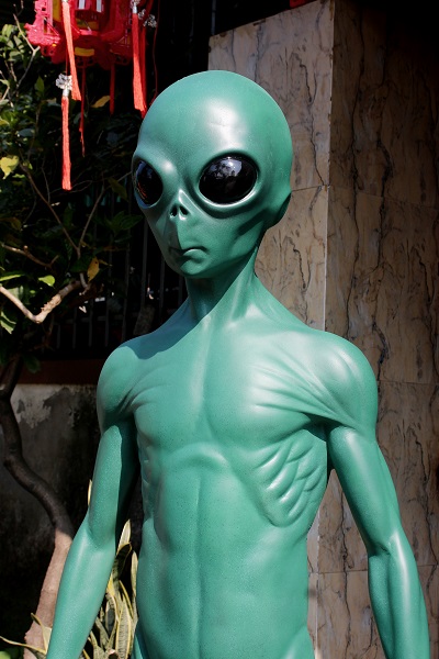 tuong-nguoi-ngoai-hanh-tinh-composite