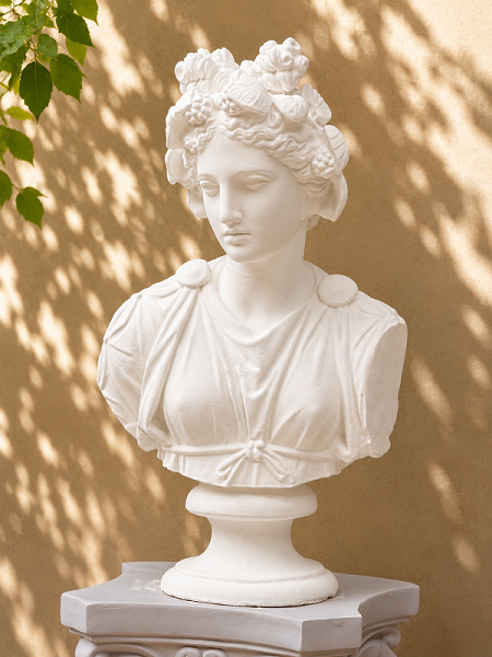 Tuong-nu-than-Melpomene-1